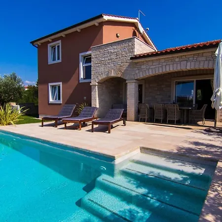 Dominika * Kaštelir