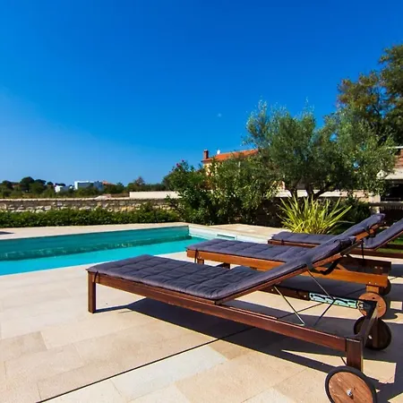 Dominika * Kaštelir