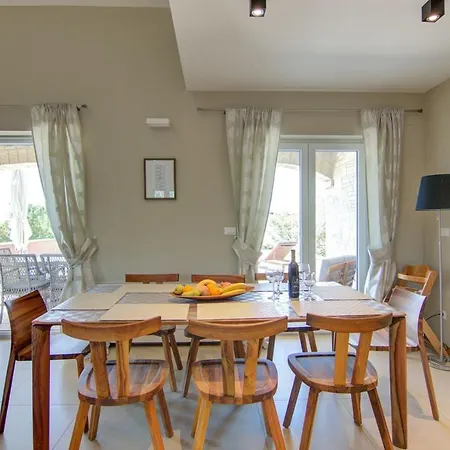 Dominika 别墅 Kaštelir